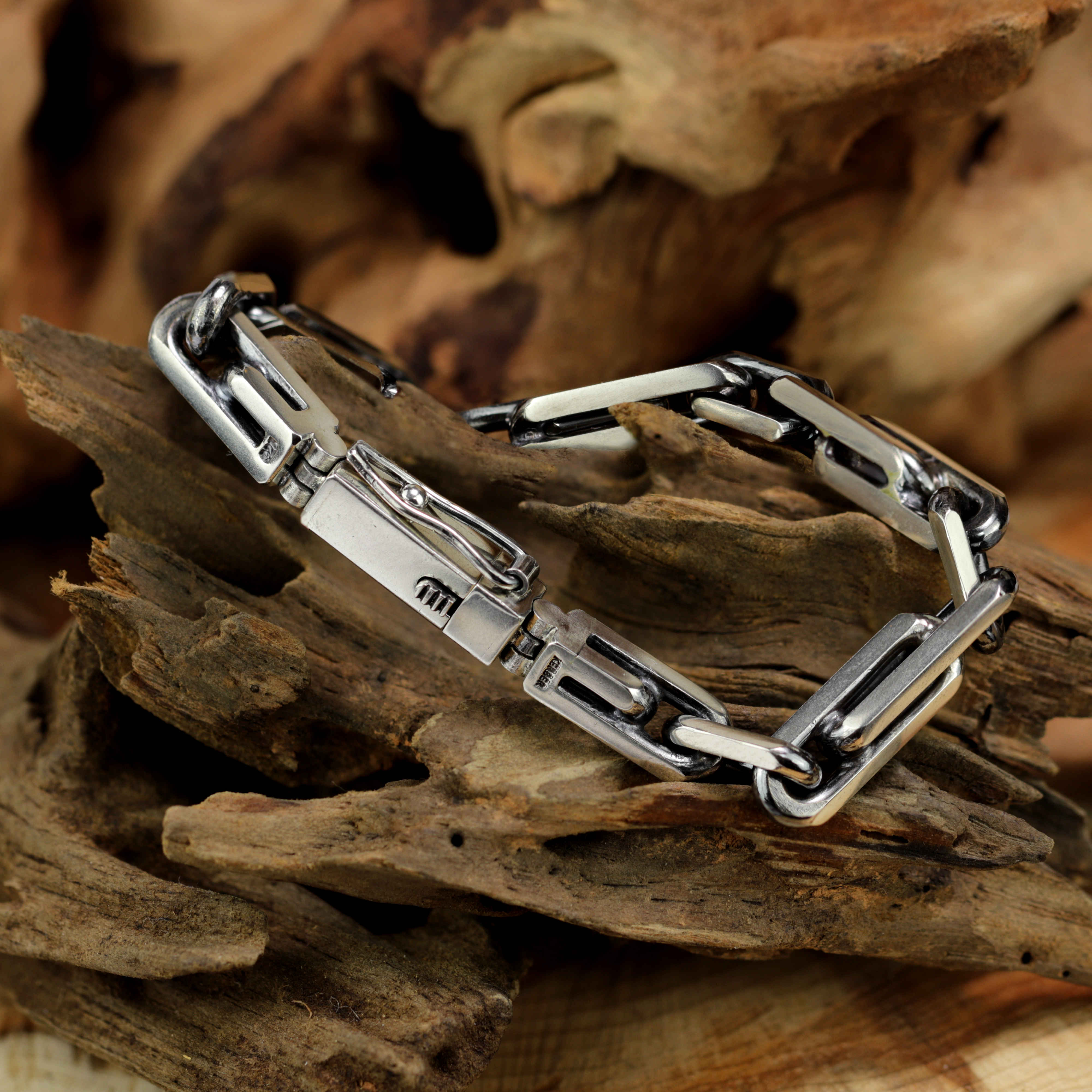 Handmade 925 sterling silver Atlas Anchor chain bracelet for men with a secure box clasp.