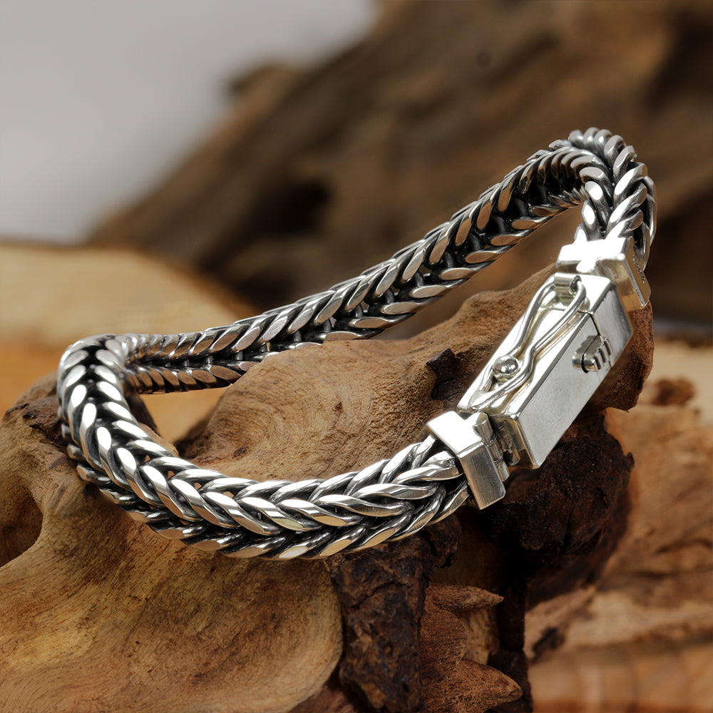 Pulsera Requiem Foxtail de plata de ley 925 hecha a mano.
