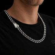 Crescent Halskette mit harmonisch ineinandergreifenden Sichelformen aus Silber