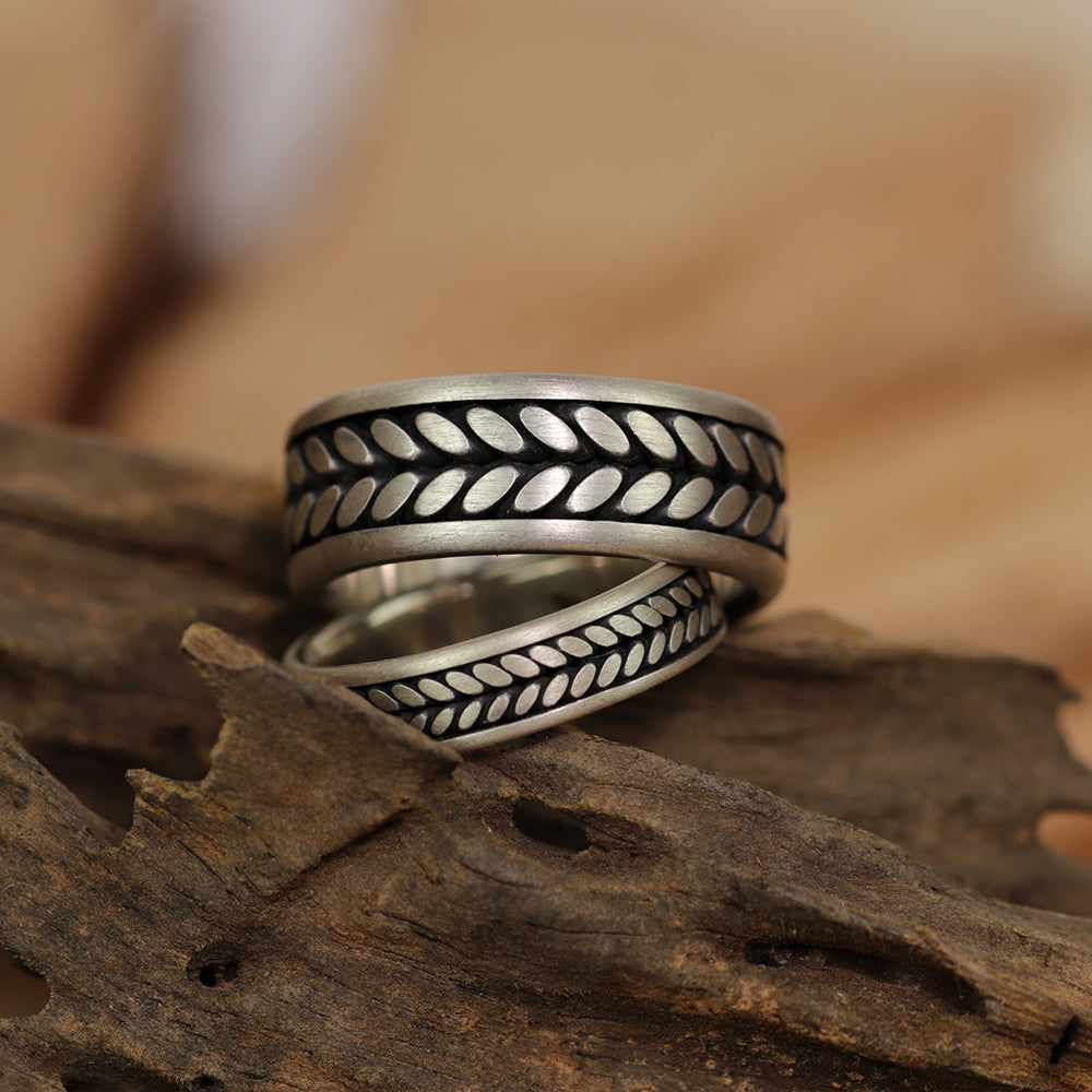 Anillo Eternal Bloom de plata de ley 925 hecho a mano con motivo floral.