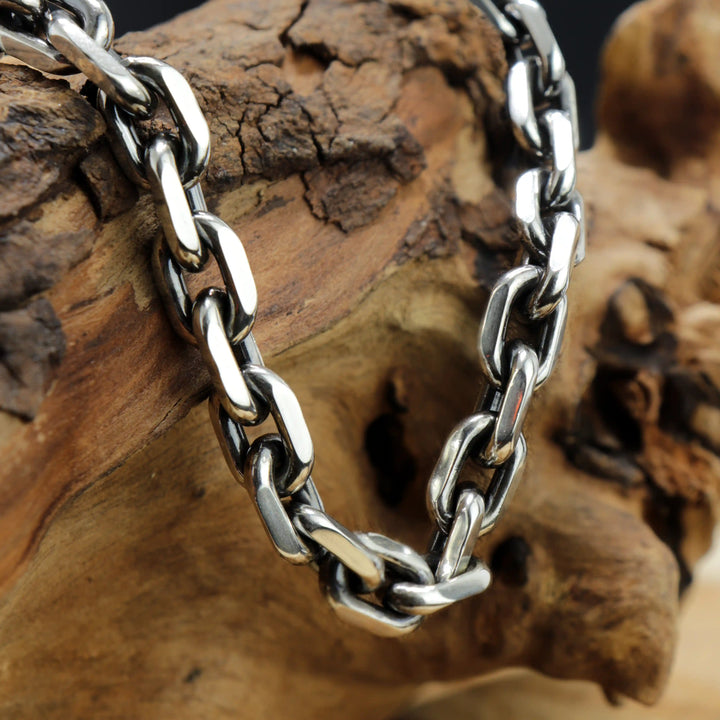 Anker Halskette aus Sterlingsilber 925 Nahaufnahme - hochwertiger handgefertigter Schmuck
