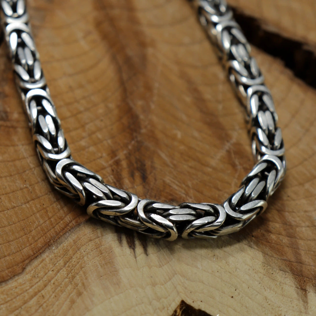 Byzantine Halskette aus Sterlingsilber 925 in Detailansicht - handgefertigter Silberschmuck
